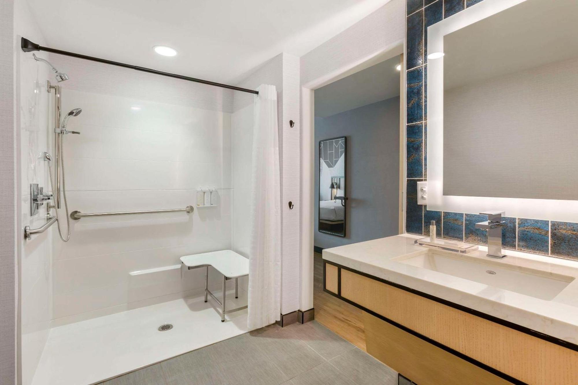 Hotel Cambria Spokane Airport 4*